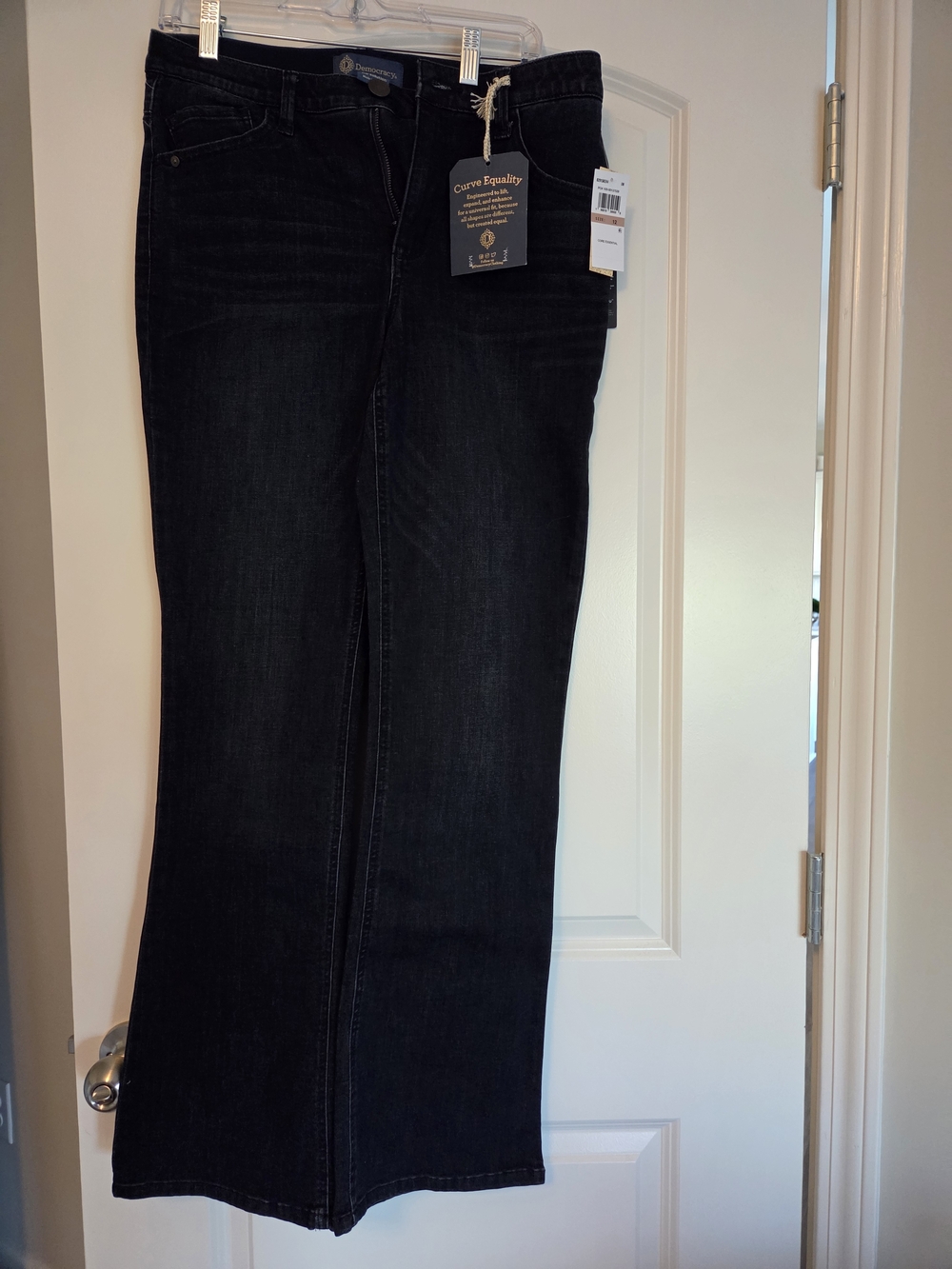 Women’s Dark Rinse Bootcut Jeans -